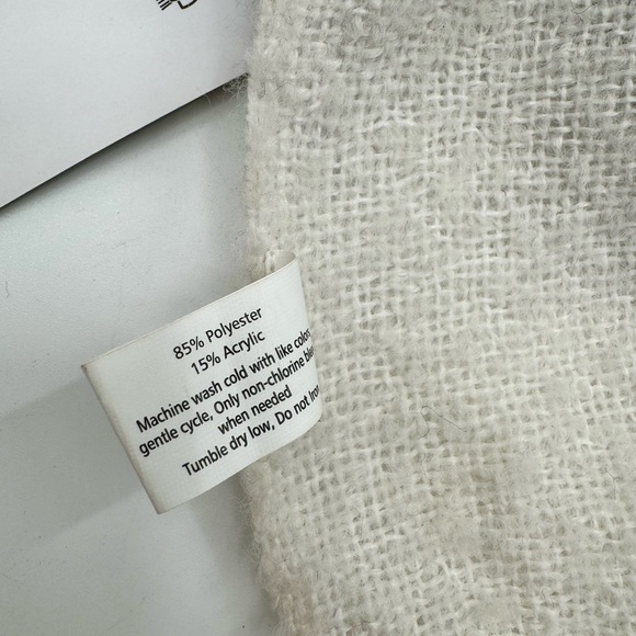 Hildie & Jo Black & White Plaid Scarf Blanket 28” x 76”NEW Winter Shawl Wrap - Picture 4 of 7